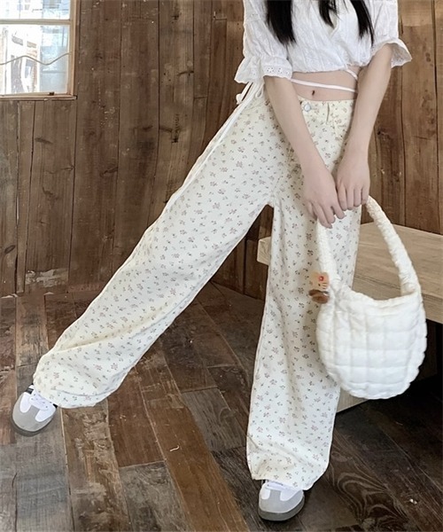 Dream garden(ドリームガーデン)の「小花柄デニムパンツ(デニムパンツ・レディース・ホワイト/ベージュ・S/M/L/2XL/XL)」の19枚目の写真