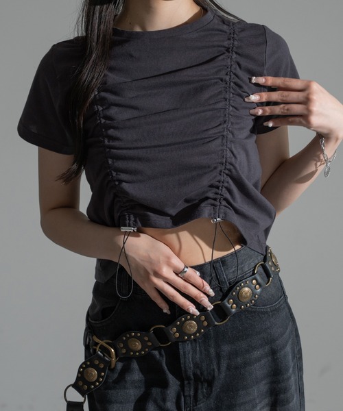 apres jour mignon(アプレジュールミニョン)の「クロップドドロストTシャツ【ZOZOTOWN限定アイテム】(Tシャツ/カットソー・レディース・レッド/ブラック/チャコールグレー/オフホワイト・X-LARGE/フリー)」の3枚目の写真