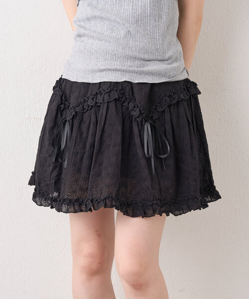 w closet(ダブルクローゼット)の「シフリーレーススカパン(スカート・レディース・オフホワイト/ブラック・FREE)」の2枚目の写真