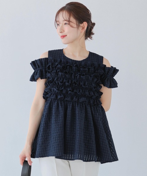 Fit more(フィットモア)の「ギンガムフリルオフショルトップス(その他トップス・レディース・ホワイト/ネイビー/イエロー・FREE)」の2枚目の写真