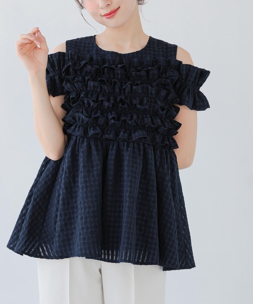 Fit more(フィットモア)の「ギンガムフリルオフショルトップス(その他トップス・レディース・ホワイト/ネイビー/イエロー・FREE)」の22枚目の写真