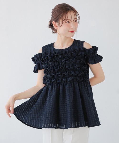 Fit more(フィットモア)の「ギンガムフリルオフショルトップス(その他トップス・レディース・ホワイト/ネイビー/イエロー・FREE)」の21枚目の写真
