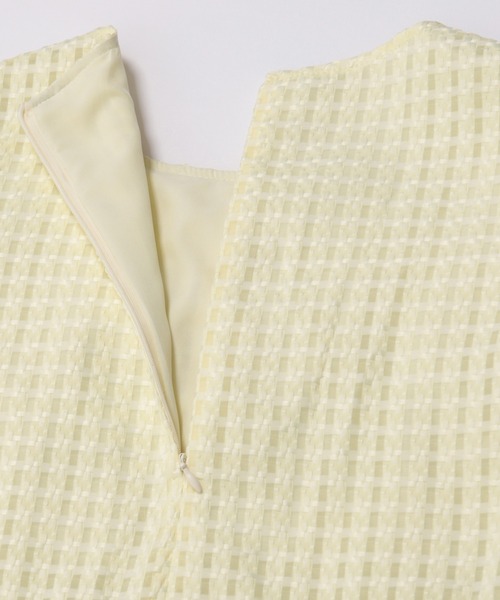 Fit more(フィットモア)の「ギンガムフリルオフショルトップス(その他トップス・レディース・ホワイト/ネイビー/イエロー・FREE)」の12枚目の写真