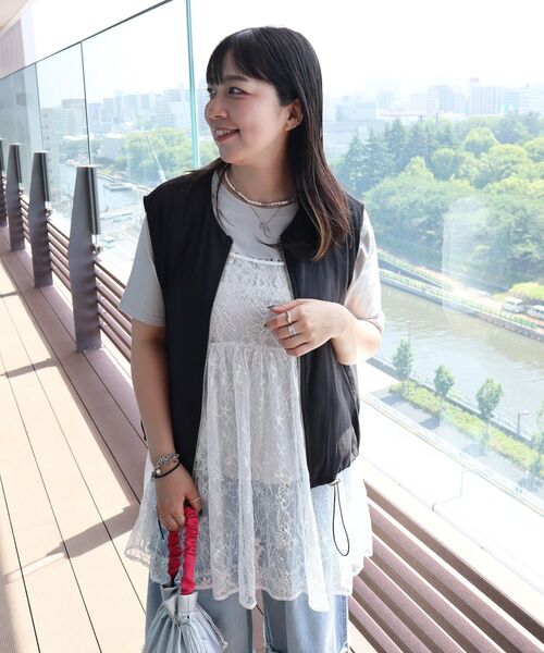 Green　Parks（グリーンパークス）の「前後2WAYレーススパンコールビスチェ（ベスト・レディース・オフホワイト/ブラック・FREE）」の20枚目の写真