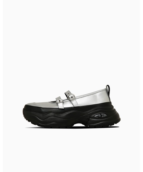 CONVERSE ALL STAR(コンバースオールスター)の「ALL STAR SURGETRAINER MJ ST OX / オールスター サージトレーナー MJ ST OX(バレエシューズ・レディース・シルバー×ブラック・5.5/5/4.5/4/3.5/3/7.5/7/6.5)」の2枚目の写真