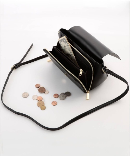 Legato Largo(レガートラルゴ)の「Legato Largo レガートラルゴ 軽量ボンディング お財布ショルダー LG-P0113(ショルダーバッグ・レディース・キャメル/ライトグレー/イエロー/ブラック/グレイッシュベージュ/アイボリー/オリーブ・FREE)」の17枚目の写真