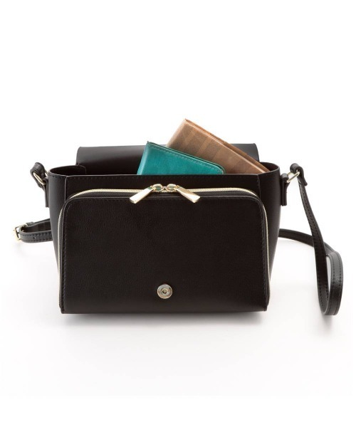 Legato Largo(レガートラルゴ)の「Legato Largo レガートラルゴ 軽量ボンディング お財布ショルダー LG-P0113(ショルダーバッグ・レディース・キャメル/ライトグレー/イエロー/ブラック/グレイッシュベージュ/アイボリー/オリーブ・FREE)」の18枚目の写真