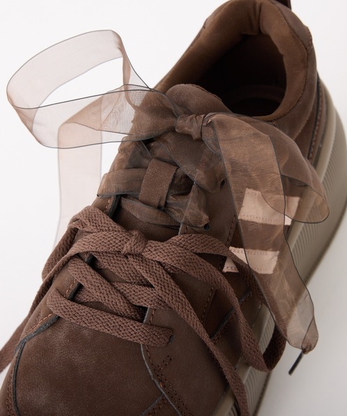 one after another NICE CLAUP（ワンアフターアナザーナイスクラップ）の「【新色追加】リボンカスタムスニーカー（スニーカー・レディース・ダークブラウン/ホワイト/アイボリー・S/M/L）」の13枚目の写真