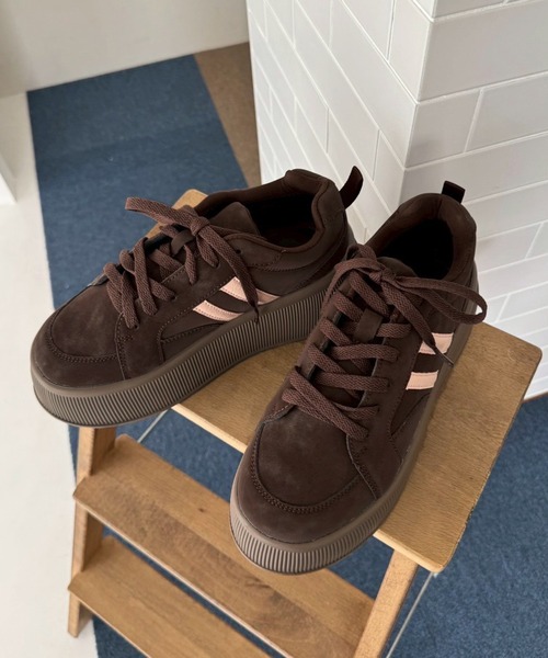 one after another NICE CLAUP（ワンアフターアナザーナイスクラップ）の「【新色追加】リボンカスタムスニーカー（スニーカー・レディース・ダークブラウン/ホワイト/アイボリー・S/M/L）」の6枚目の写真