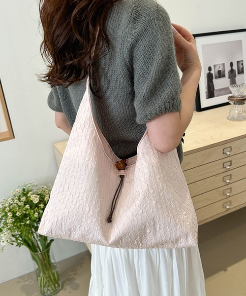 aimoha（アイモハ）の「カーブフォルムショルダートートバッグ（ショルダーバッグ・レディース・ホワイト/ピンク/ブラック/ブルー・FREE）」の18枚目の写真