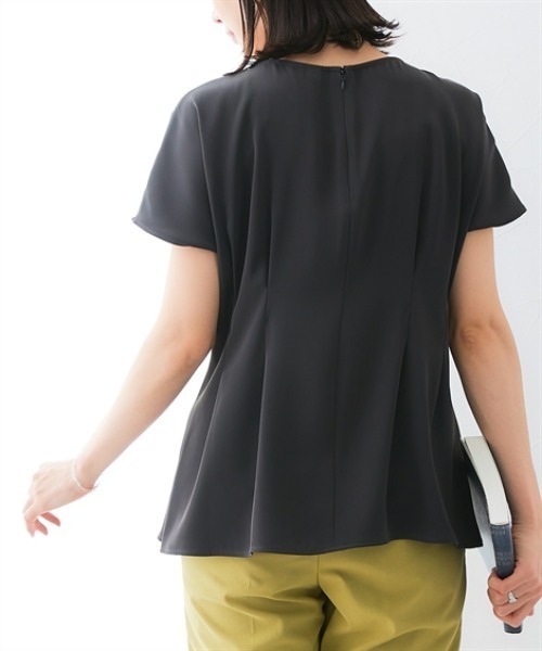 7days Life Styling(セブンデイズライフスタイリング)の「美極とろみ素材 半袖ペプラムブラウス(シャツ/ブラウス・レディース・チャコール/グレイッシュベージュ/グレー・S/M/L/LL)」の15枚目の写真