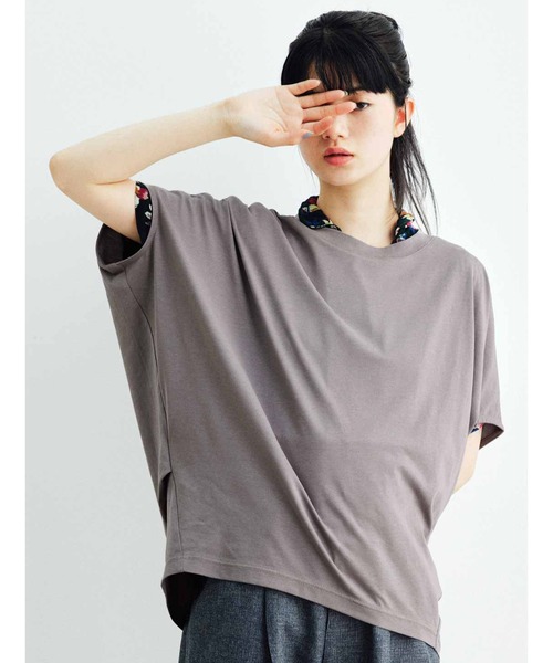 MEDE19F(メデジュウキュウ)の「MEDE19F 接触冷感ドルマンスリーブ カットソートップス(Tシャツ/カットソー・レディース・グレイッシュベージュ/オフホワイト/チャコールグレー・L/M)」の1枚目の写真