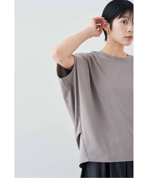 MEDE19F(メデジュウキュウ)の「MEDE19F 接触冷感ドルマンスリーブ カットソートップス(Tシャツ/カットソー・レディース・グレイッシュベージュ/オフホワイト/チャコールグレー・L/M)」の4枚目の写真