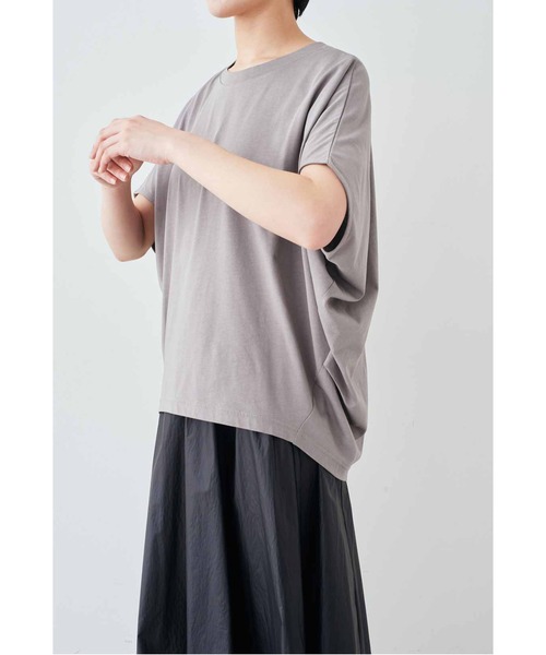 MEDE19F(メデジュウキュウ)の「MEDE19F 接触冷感ドルマンスリーブ カットソートップス(Tシャツ/カットソー・レディース・グレイッシュベージュ/オフホワイト/チャコールグレー・L/M)」の5枚目の写真