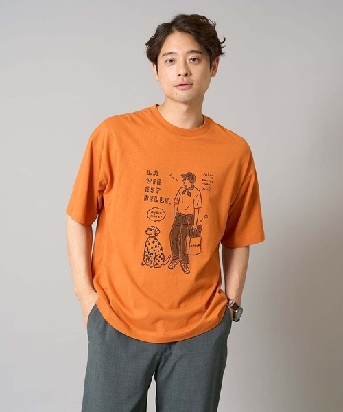 a.v.v(アーヴェヴェ)の「【接触冷感】イラストレーターコラボプリンワイドシルエットカットソー【uca U】(Tシャツ/カットソー・メンズ・オレンジ/ホワイト・46/50/48)」の1枚目の写真