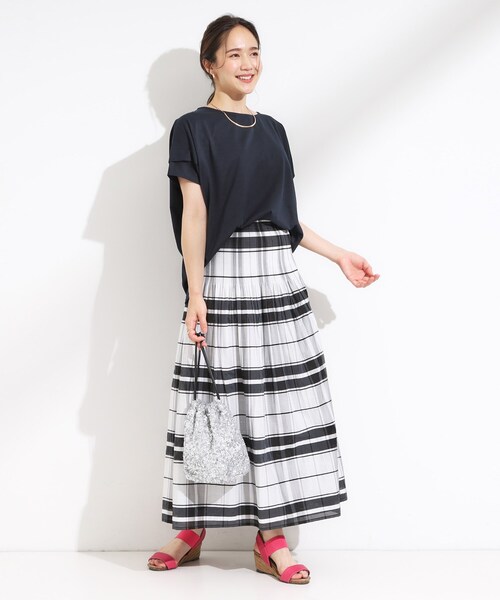 SHOO・LA・RUE(シューラルー)の「【S-LL/UV/吸水速乾】さらりと着こなす 肩タックゆるトップス(Tシャツ/カットソー・レディース・オレンジ/ネイビー/ライトグレー/イエロー系その他・01/02/03/04)」の11枚目の写真