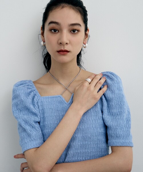 COCOSHNIK ONKITSCH（ココシュニックオンキッチュ）の「シルバー スモールフープ タングルドピアス（ピアス（両耳用）・レディース・シルバー・00）」の8枚目の写真