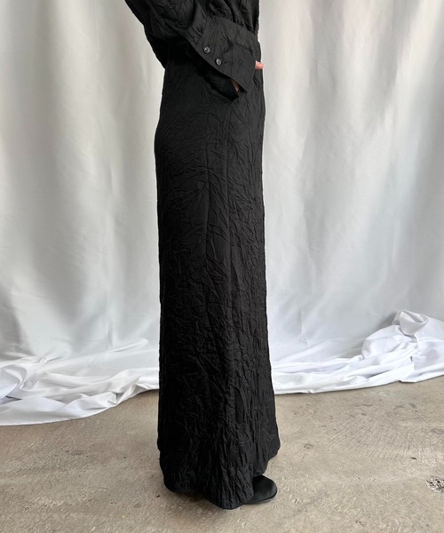 G.V.G.V.（ジーヴィージーヴィー）の「WRINKLE SATIN SKIRT（スカート・レディース・セージグリーン/ブラック・36/38）」の3枚目の写真