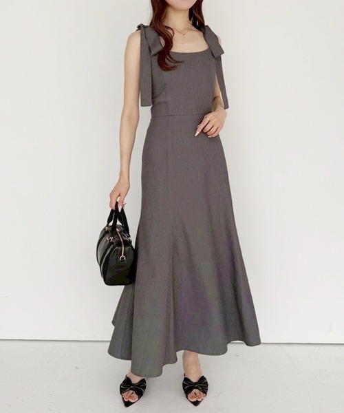 one after another NICE CLAUP（ワンアフターアナザーナイスクラップ）の「【WEB限定商品】マイナス5キロ見え/バックレースアップキャミワンピース（ワンピース・レディース・ベージュ系その他/グレー/ブラック系その他/ブラック・MEDIUM/LARGE）」の8枚目の写真