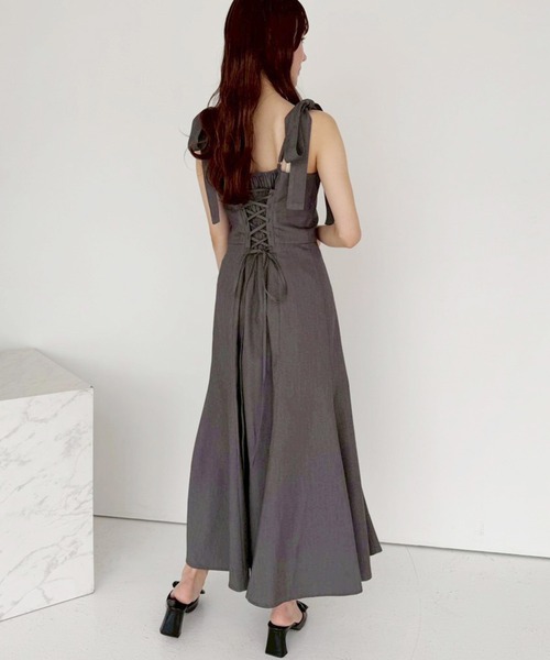 one after another NICE CLAUP（ワンアフターアナザーナイスクラップ）の「【WEB限定商品】マイナス5キロ見え/バックレースアップキャミワンピース（ワンピース・レディース・ベージュ系その他/グレー/ブラック系その他/ブラック・MEDIUM/LARGE）」の9枚目の写真