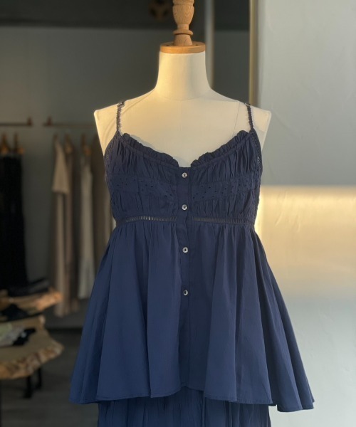 CASA FLINE（カーサフライン）の「【OC】オーガニックコットンレースキャミソール（シャツ/ブラウス・レディース・ホワイト/ネイビー/サックスブルー・FREE）」の2枚目の写真