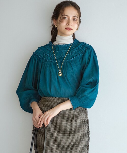 23区(ニジュウサンク)の「【SLOW/一部店舗限定】コットンクレープ ブラウス(シャツ/ブラウス・レディース・ダルブルー系/ブラック系/アイボリー系・38)」の1枚目の写真