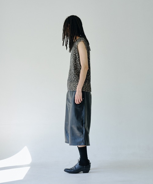 Camphor wood（カンファーウッド）の「wide baggy PU-leather shorts / ワイドバギーPUレザーショーツ（その他パンツ・メンズ・ブラック・SMALL/MEDIUM/LARGE）」の16枚目の写真