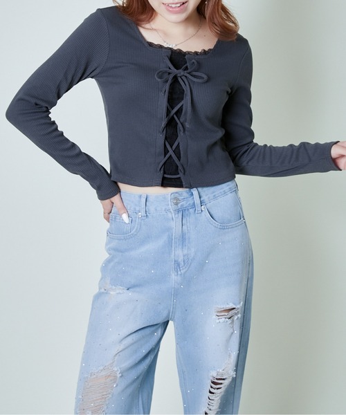 GORGE(ゴージ)の「《レースアップ×レイヤード風レース》映えトップス(Tシャツ/カットソー・レディース・チャコール/ブラック/オフホワイト・F)」の3枚目の写真