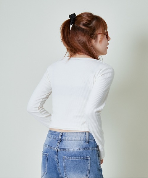 GORGE(ゴージ)の「《レースアップ×レイヤード風レース》映えトップス(Tシャツ/カットソー・レディース・チャコール/ブラック/オフホワイト・F)」の7枚目の写真