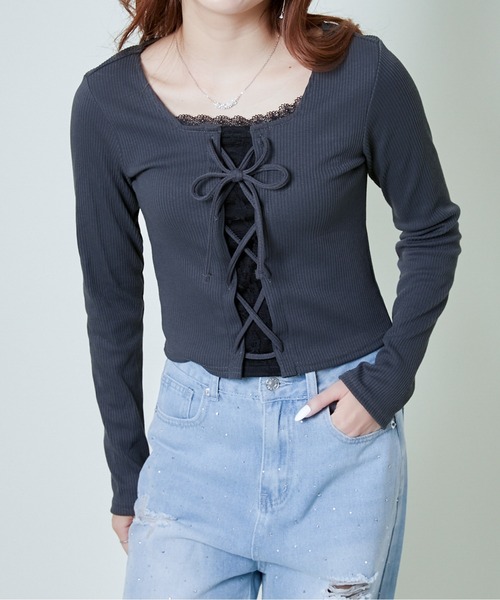 GORGE(ゴージ)の「《レースアップ×レイヤード風レース》映えトップス(Tシャツ/カットソー・レディース・チャコール/ブラック/オフホワイト・F)」の8枚目の写真