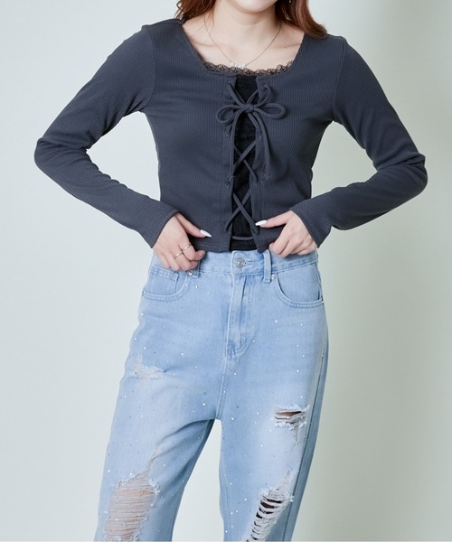 GORGE(ゴージ)の「《レースアップ×レイヤード風レース》映えトップス(Tシャツ/カットソー・レディース・チャコール/ブラック/オフホワイト・F)」の10枚目の写真