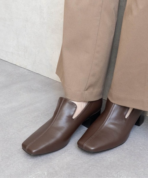 Fabby fabby(ファビィーファビィー)の「スクエアーオニグリヒールパンプス(パンプス・レディース・ブラック/ブラウン/シルバー・LARGE/MEDIUM/SMALL)」の2枚目の写真