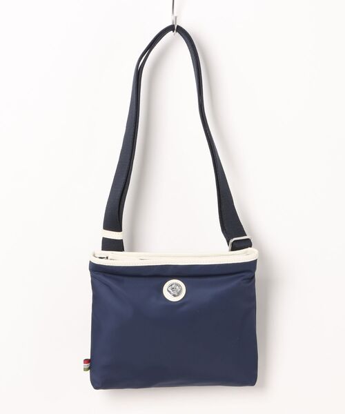 Orobianco（オロビアンコ）の「ショルダーバッグ サコッシュ プレーデット 薄マチ 92541（ショルダーバッグ・メンズ・ライトグレー系/ワイン系/グレー系/ネイビー×ホワイト/グレー系その他/レッド系/ブラック×ブラック・FREE）」の5枚目の写真