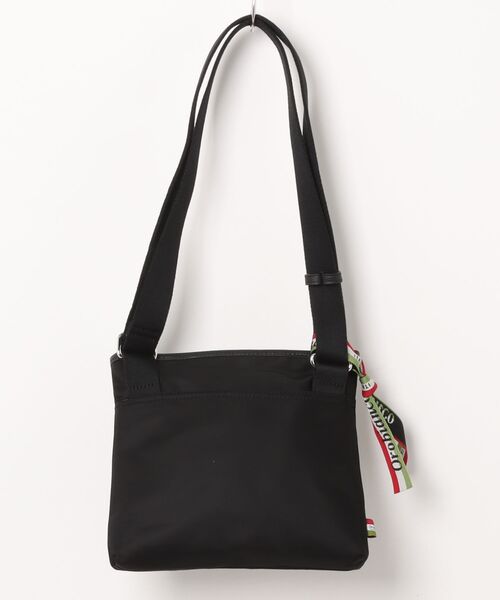 Orobianco（オロビアンコ）の「ショルダーバッグ サコッシュ プレーデット 薄マチ 92541（ショルダーバッグ・メンズ・ライトグレー系/ワイン系/グレー系/ネイビー×ホワイト/グレー系その他/レッド系/ブラック×ブラック・FREE）」の8枚目の写真