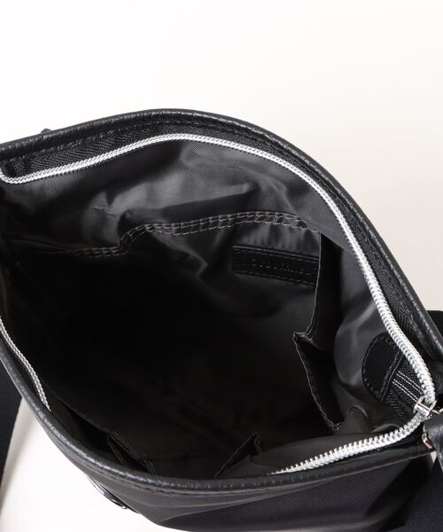 Orobianco（オロビアンコ）の「ショルダーバッグ サコッシュ プレーデット 薄マチ 92541（ショルダーバッグ・メンズ・ライトグレー系/ワイン系/グレー系/ネイビー×ホワイト/グレー系その他/レッド系/ブラック×ブラック・FREE）」の10枚目の写真