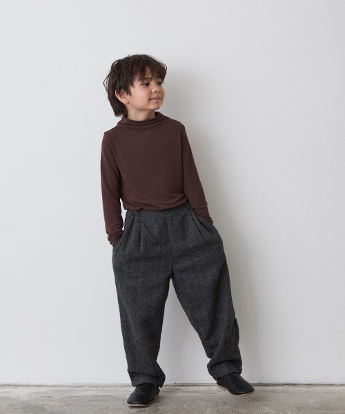 riziere(リジェール)の「シームレスハイネックプルオーバー(MOMとお揃い)(Tシャツ/カットソー・キッズ・ブラウン/ホワイト/ブラック・130/120/110/100/90/150/140)」の14枚目の写真