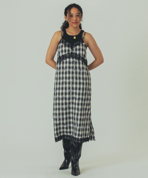 ROSE BUD（ローズバッド）の「(mag.by c)FLOWER PRINT CHECK CAMI DRESS（ワンピース・レディース・ブラック/ブラウン・ONE SIZE）」の3枚目の写真