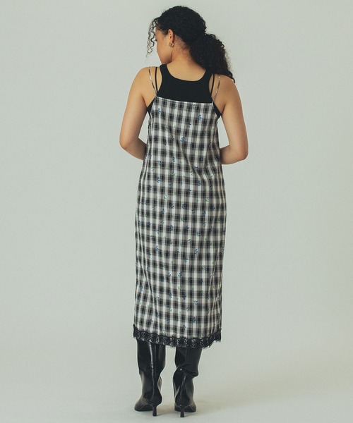 ROSE BUD（ローズバッド）の「(mag.by c)FLOWER PRINT CHECK CAMI DRESS（ワンピース・レディース・ブラック/ブラウン・ONE SIZE）」の5枚目の写真