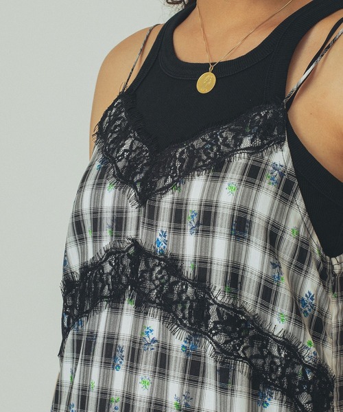 ROSE BUD（ローズバッド）の「(mag.by c)FLOWER PRINT CHECK CAMI DRESS（ワンピース・レディース・ブラック/ブラウン・ONE SIZE）」の8枚目の写真