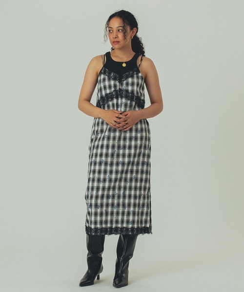 ROSE BUD（ローズバッド）の「(mag.by c)FLOWER PRINT CHECK CAMI DRESS（ワンピース・レディース・ブラック/ブラウン・ONE SIZE）」の10枚目の写真