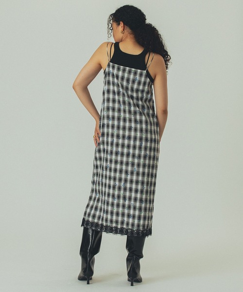 ROSE BUD（ローズバッド）の「(mag.by c)FLOWER PRINT CHECK CAMI DRESS（ワンピース・レディース・ブラック/ブラウン・ONE SIZE）」の16枚目の写真