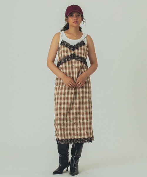 ROSE BUD（ローズバッド）の「(mag.by c)FLOWER PRINT CHECK CAMI DRESS（ワンピース・レディース・ブラック/ブラウン・ONE SIZE）」の18枚目の写真