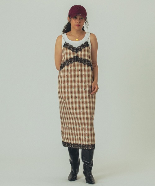 ROSE BUD（ローズバッド）の「(mag.by c)FLOWER PRINT CHECK CAMI DRESS（ワンピース・レディース・ブラック/ブラウン・ONE SIZE）」の19枚目の写真