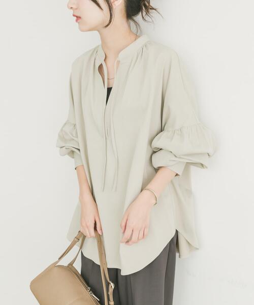 ITEMS URBANRESEARCH(アイテムズ アーバンリサーチ)の「『イージーケア』スキッパーボリュームブラウス(シャツ/ブラウス・レディース・ベージュ/ブラック/グレー系その他・FREE)」の10枚目の写真