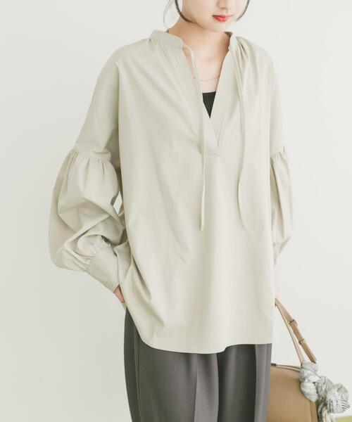 ITEMS URBANRESEARCH(アイテムズ アーバンリサーチ)の「『イージーケア』スキッパーボリュームブラウス(シャツ/ブラウス・レディース・ベージュ/ブラック/グレー系その他・FREE)」の12枚目の写真