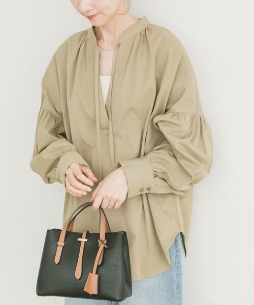 ITEMS URBANRESEARCH(アイテムズ アーバンリサーチ)の「『イージーケア』スキッパーボリュームブラウス(シャツ/ブラウス・レディース・ベージュ/ブラック/グレー系その他・FREE)」の19枚目の写真