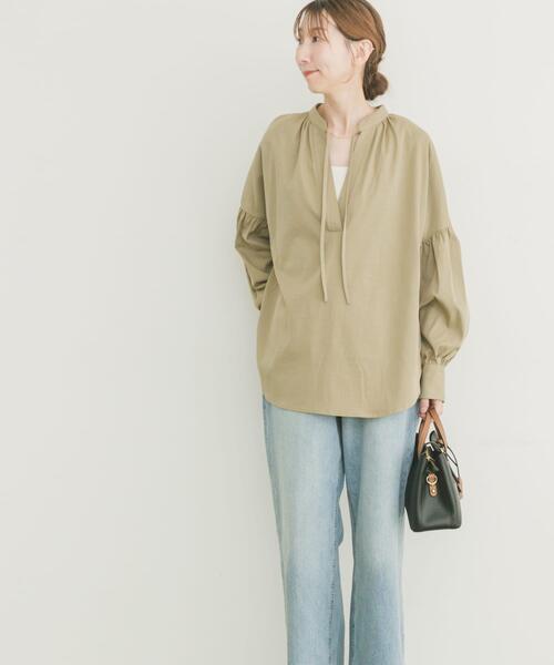 ITEMS URBANRESEARCH(アイテムズ アーバンリサーチ)の「『イージーケア』スキッパーボリュームブラウス(シャツ/ブラウス・レディース・ベージュ/ブラック/グレー系その他・FREE)」の20枚目の写真