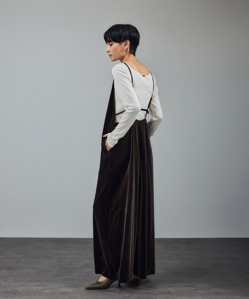 SALON adam et rope'（サロン アダム エ ロペ）の「【WEB限定】コンフィリュクスベロアオールインワン（サロペット/オーバーオール・レディース・ブラック/ブラウン・FREE）」の9枚目の写真