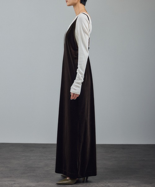 SALON adam et rope'（サロン アダム エ ロペ）の「【WEB限定】コンフィリュクスベロアオールインワン（サロペット/オーバーオール・レディース・ブラック/ブラウン・FREE）」の14枚目の写真