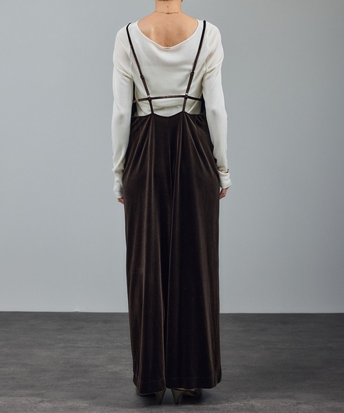 SALON adam et rope'（サロン アダム エ ロペ）の「【WEB限定】コンフィリュクスベロアオールインワン（サロペット/オーバーオール・レディース・ブラック/ブラウン・FREE）」の15枚目の写真